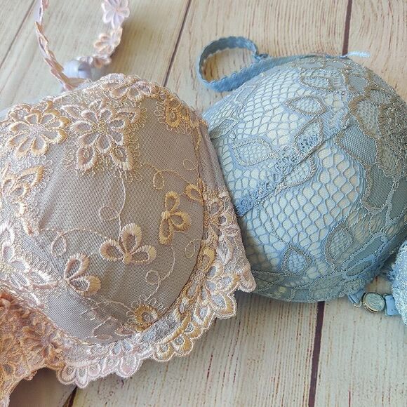 Pair of La Vie en Rose lace overlay bras sz 34C - Picture 4 of 8
